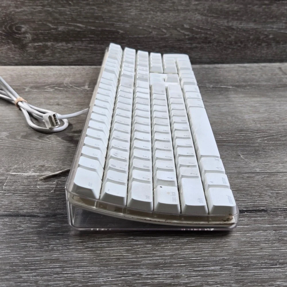 Vintage Apple A1048 Wired USB White Acrylic Keyboard 2005 M9034LL/A Tested